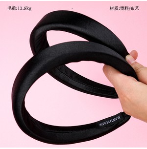 简约黑色海绵头扣
