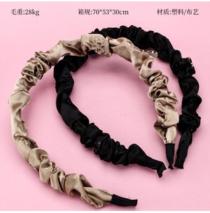 缎面爱心配件褶皱头扣